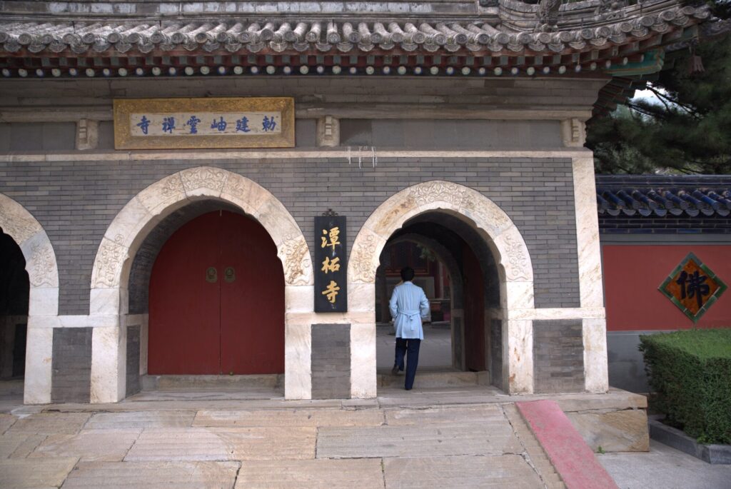 The arched temple gate, Tanzhe Temple